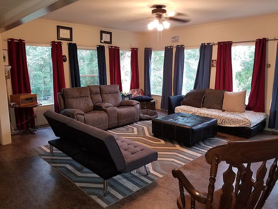 1st image of 463 Willow Ln