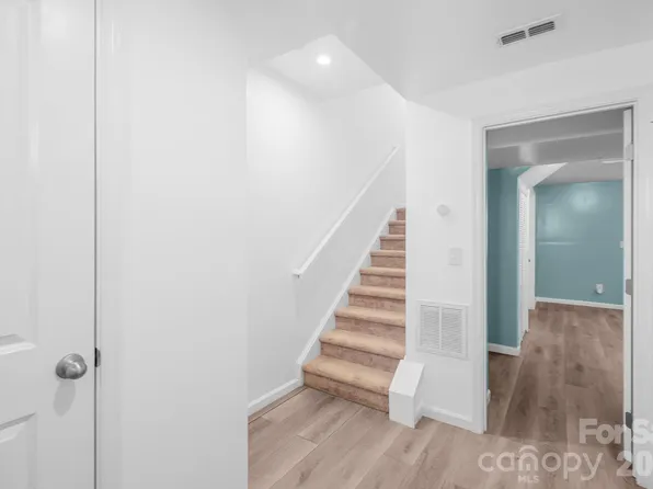 2715 Sydney Overlook Ln, Charlotte, NC 28269