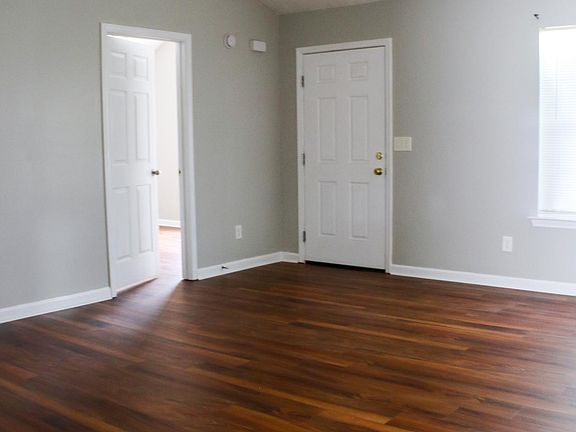 2nd image of 401 Silver Lakes Ct
