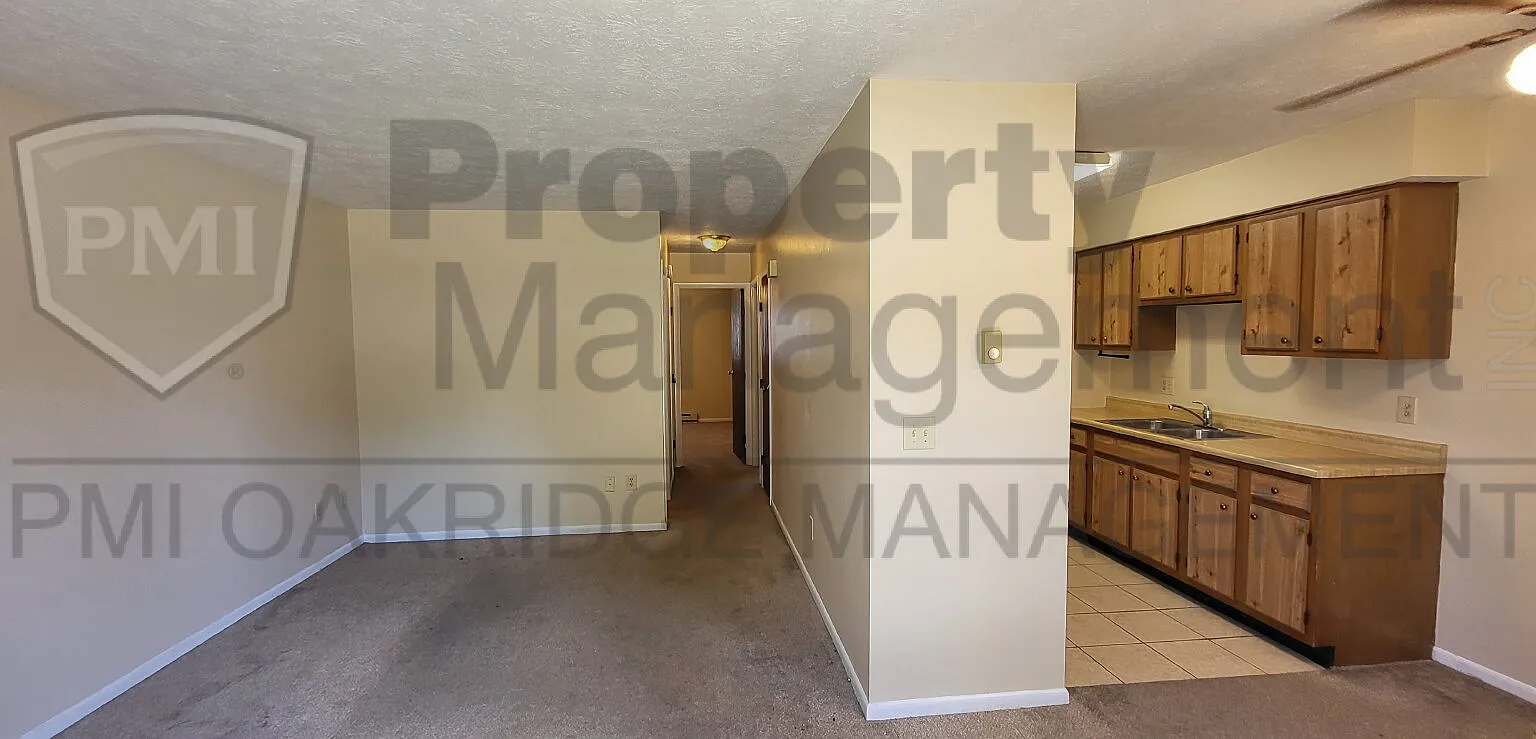 2 bed, 1.0 bath, 740 sqft, $930 — Photo 3