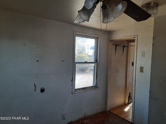 4th image of 22670 W Railroad Ave