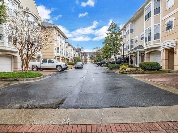 3rd image of 375 Highland Ave NE Unit 1002