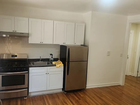 3rd image of 4582 Manhattan College Pkwy APT 1E