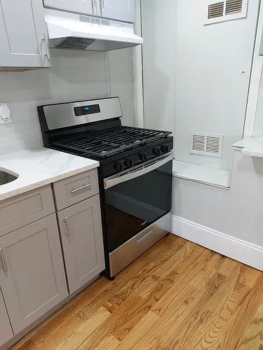 1289 S Main St #2W Photo 1