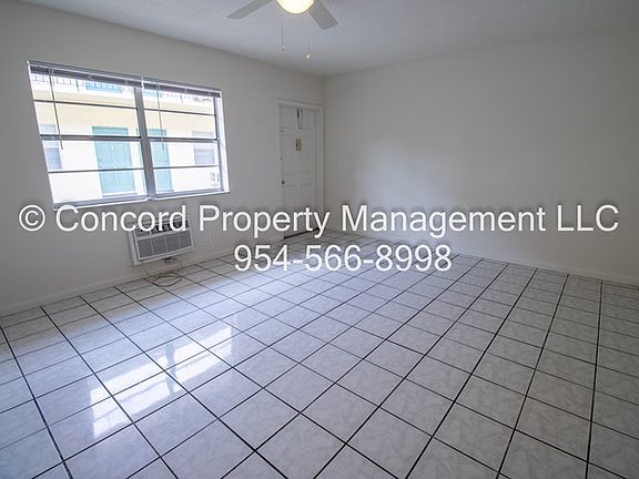 5th image of 2537 Lincoln St APT 2