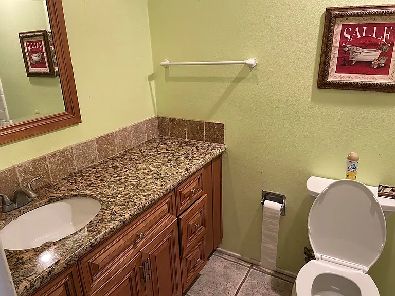 917 E Balboa Blvd #B — Photo 10