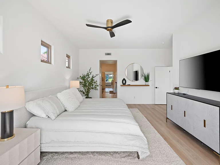 143 E Kavenish Dr — Photo 30