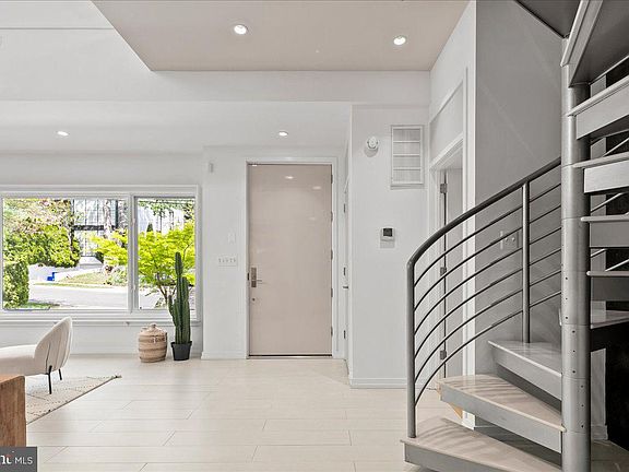 4th image of 4324 Rosedale Ave