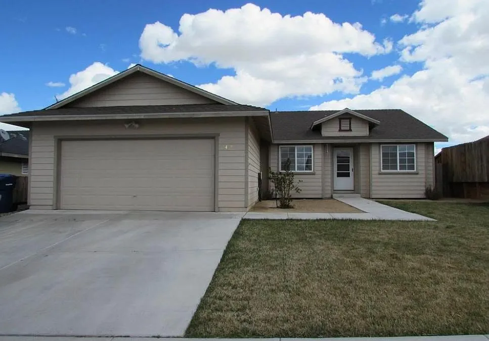 4 bed, 1656 sqft, $2,400 — Photo 2