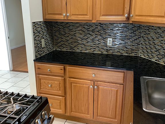 2nd image of 155 Sutton Ave #2