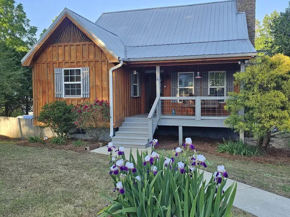 276 Lee Ln, Talladega, AL 35160