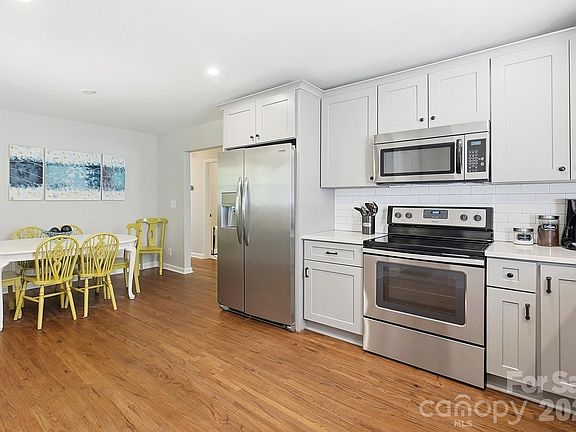 4th image of 1721 Dallas Ave