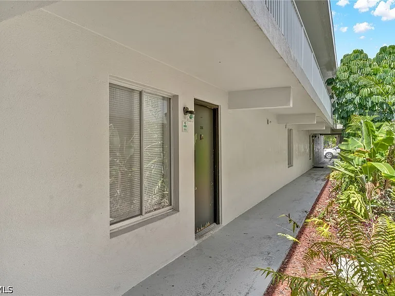 1830 Maravilla Ave #806 — Photo 5