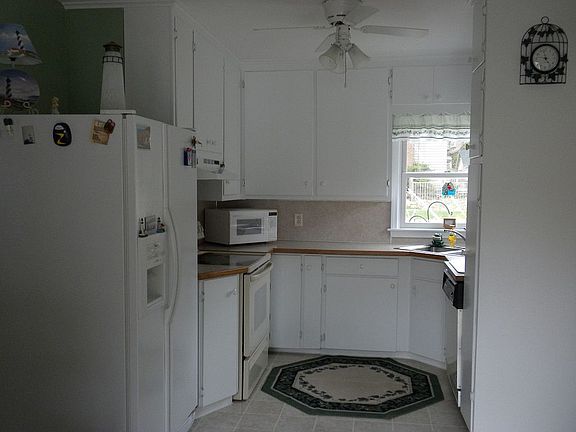 3rd image of 501 Leggat St