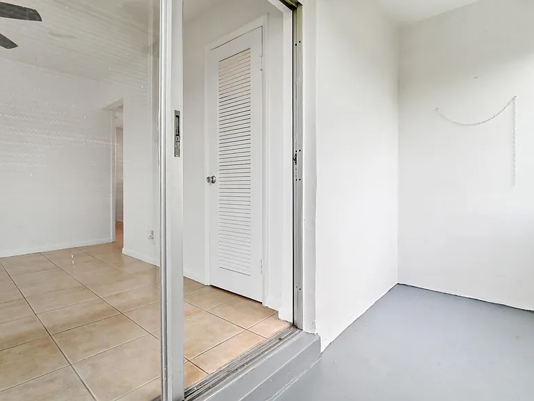 149 Coventry Pl #G — Photo 16