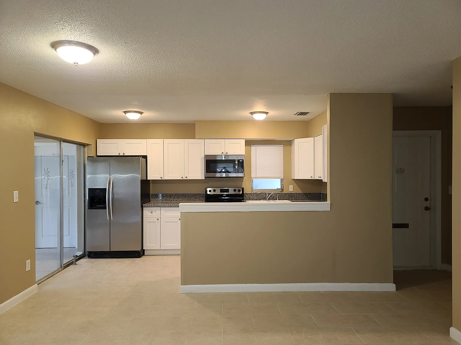 2 bed, 1244 sqft, $1,100 — Photo 3