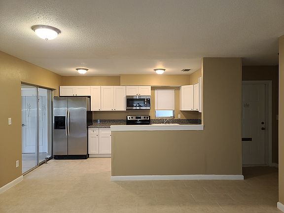 3rd image of 249 Thistle Ct