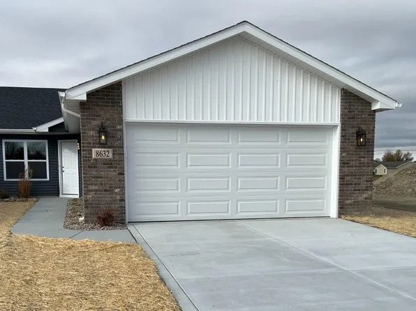 8653 Madison St, Merrillville, IN 46410