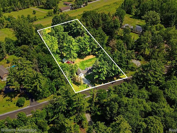 4th image of 7592 Rattle Run Rd