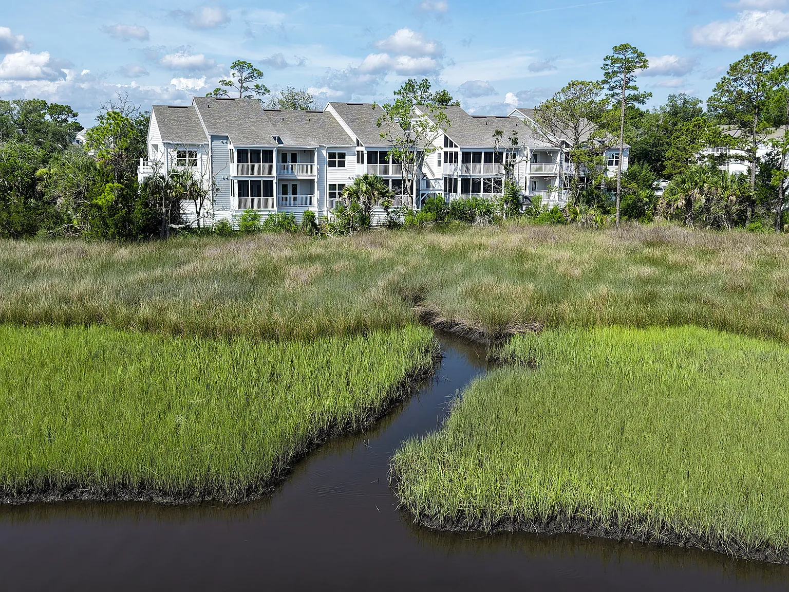 Island Pointe — Photo 4