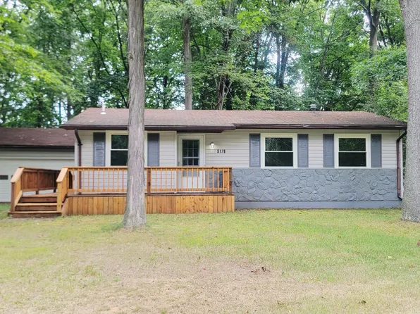 5176 Winchester Pass Rd, Lapeer, MI 48446