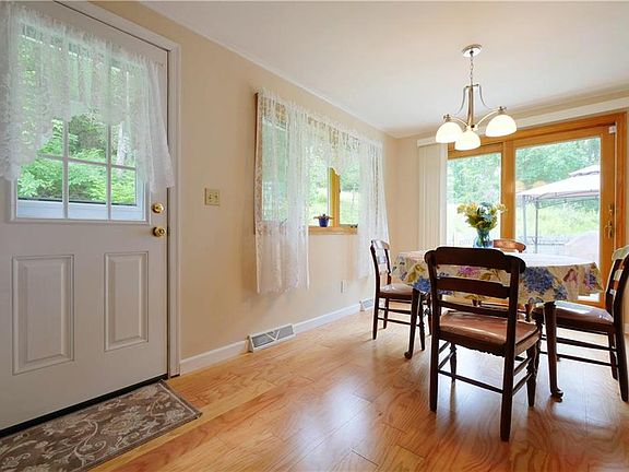 5th image of 2586 Misty Ln