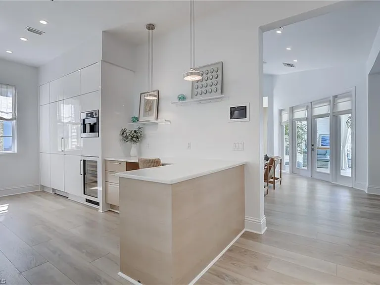 687 9th Ave S — Photo 15