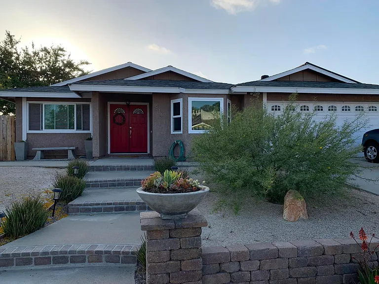 514 Tam O Shanter Dr — Photo 1