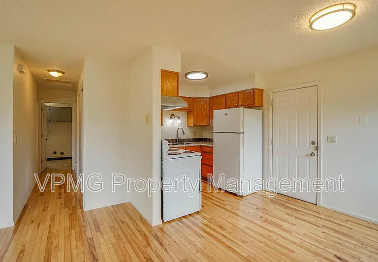 609 W McLoughlin Blvd — Photo 5