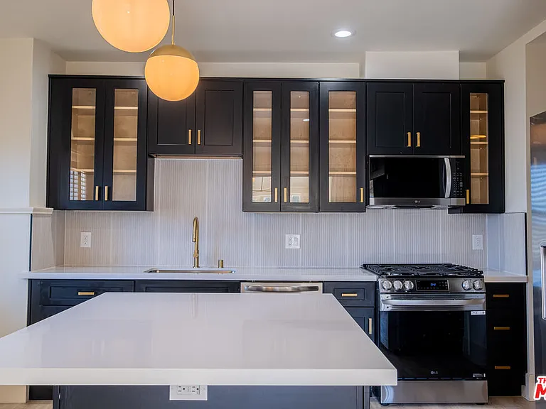 216 N Catalina Ave #216C — Photo 7