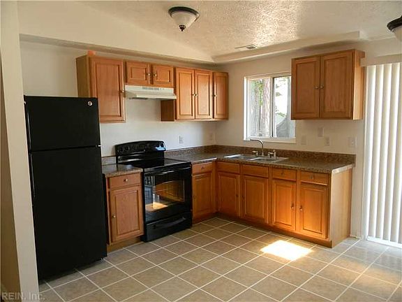 5th image of 435 Wyn Dr