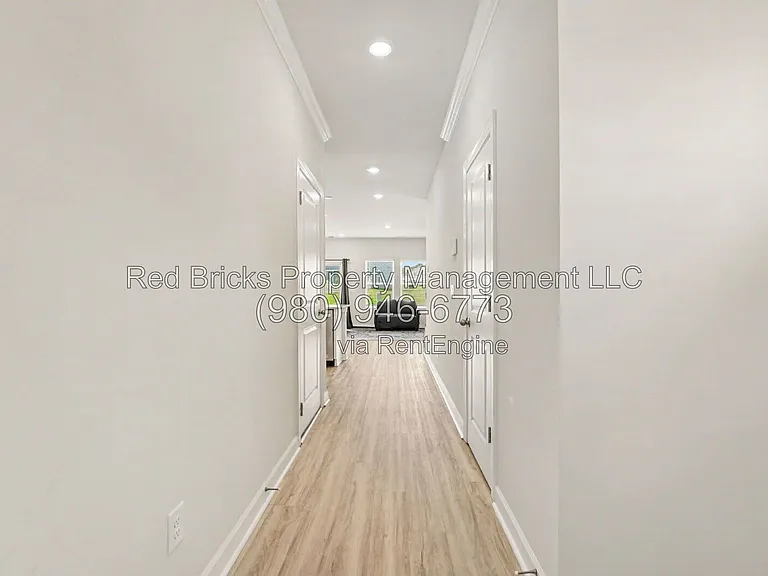 2043 Old Rivers Rd — Photo 5