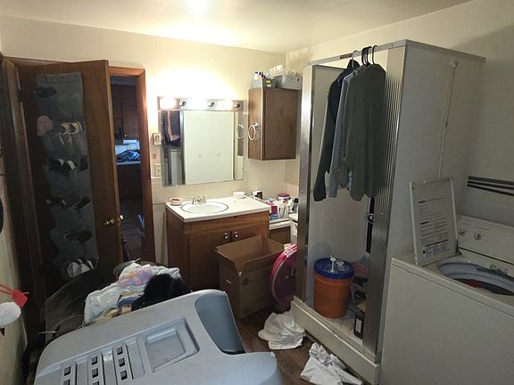 5th image of 110 W Jackson St