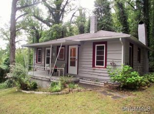 182 Twin Springs Rd, Hendersonville, NC 28792