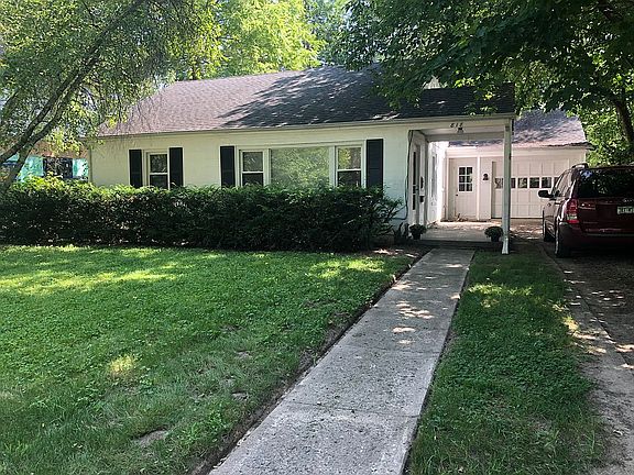 3rd image of 818 Barton Dr