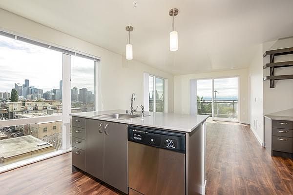 Kitchen & Living Room With Space Needle View