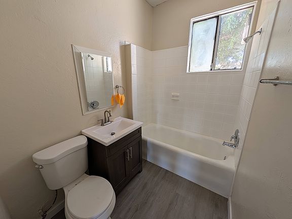 2nd image of 780 E 9th St #780