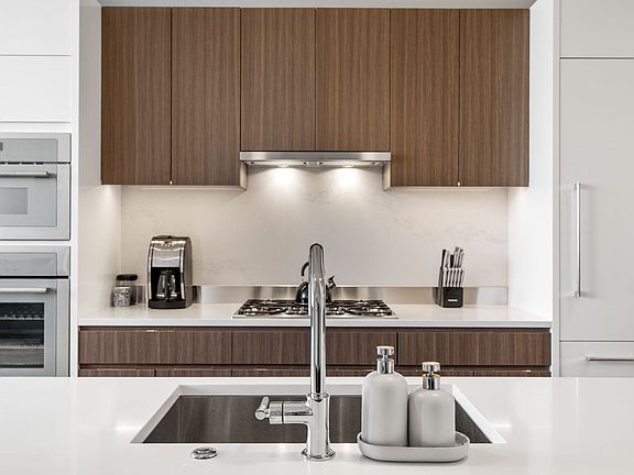 4th image of 100 Shawmut Ave #302