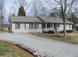 230 Crescent Dr, Lexington, NC 27292