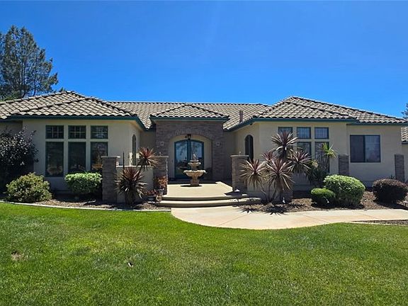 2nd image of 18 Tuscan Dr