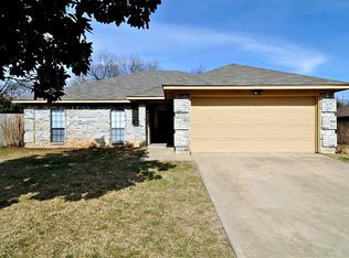 1315 Bryant St, Benbrook, TX 76126