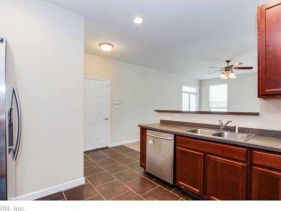 3rd image of 612 Normandy St