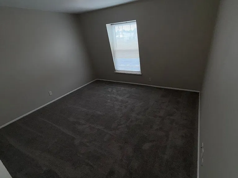 Naveen Pine Apartments — Photo 11