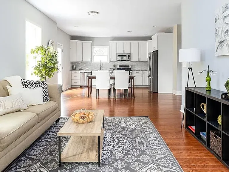 1267 Graymont Dr SW — Photo 4