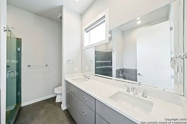 1136 E Euclid Ave — Photo 15