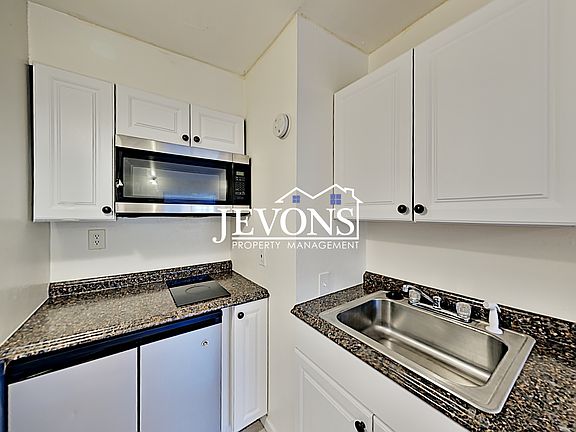 2nd image of 921 S 21st Ave #1/2
