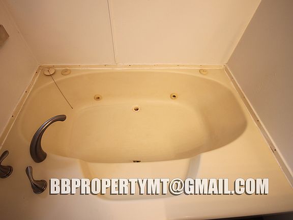 2nd image of 2022 Hickory Dr Trlr 2