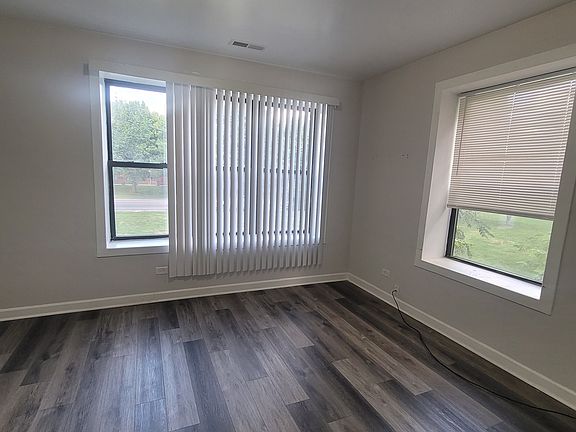 4th image of 2202 S Marshall Blvd #1S