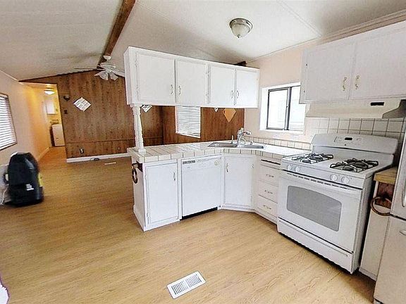 4th image of 3998 Castro Valley Blvd #1212