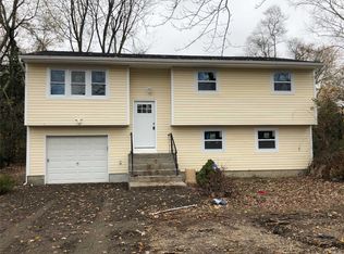 63 Connecticut Ave, Bay Shore, NY 11706